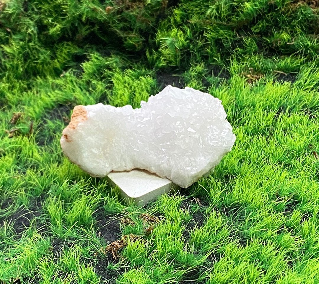 天然原矿可爱冰雪玛瑙白晶簇 消磁净化 疗愈 开运 净化 原矿 - 摆饰 - 水晶 多色