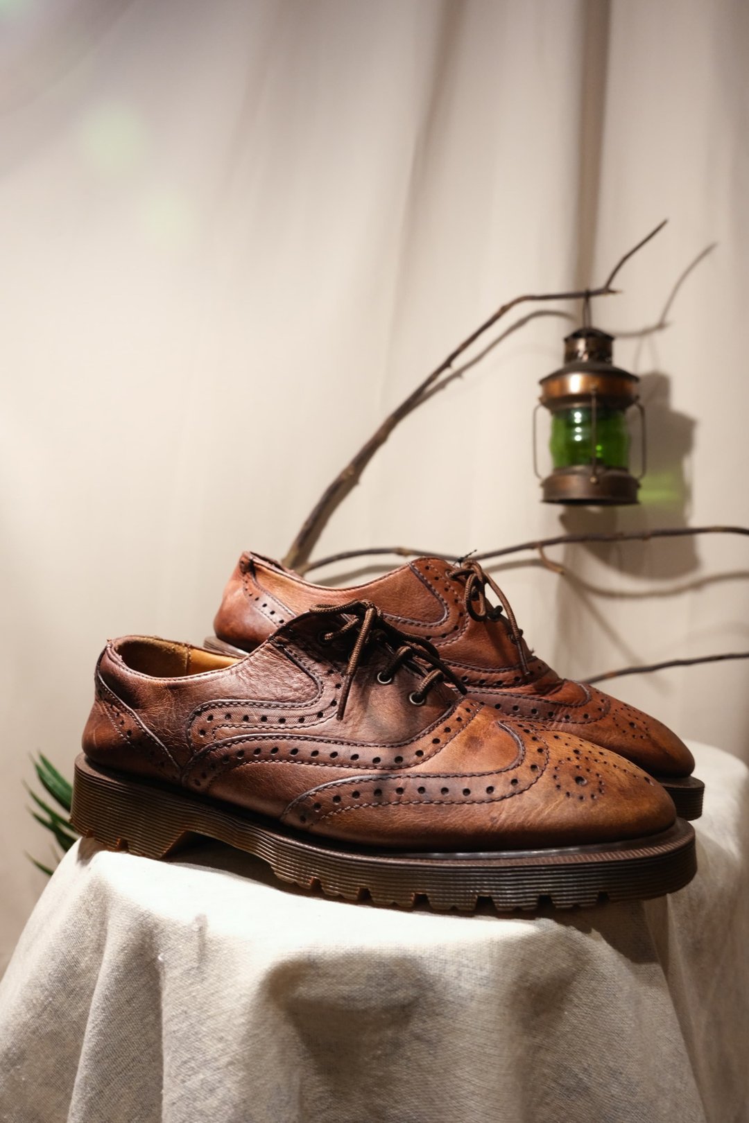 Tsubasa.Y│UK9 Dr.Martens 低筒雕花棕色 K09 咖啡 英制 老马汀 - 男款皮鞋 - 真皮 咖啡色