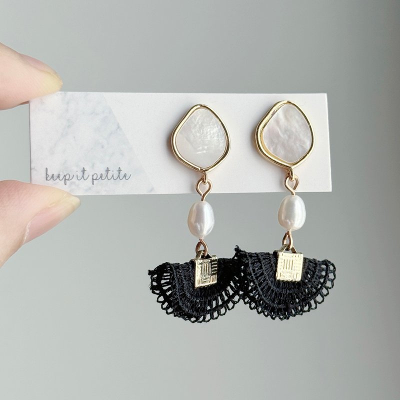 贝壳黑蕾丝 天然珍珠 925银耳针 耳环 生日礼物 - 耳环/耳夹 - 贝壳 黑色