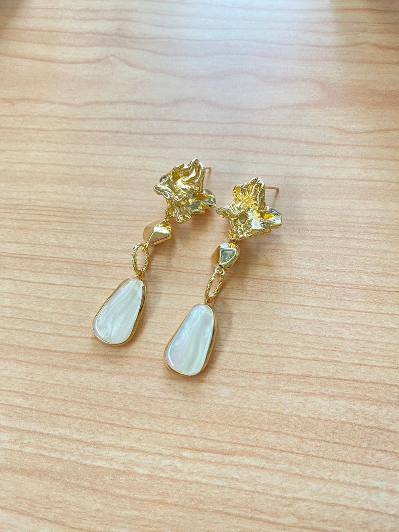 18K皱褶仿贝壳吊坠耳环 - 耳环/耳夹 - 其他金属 金色