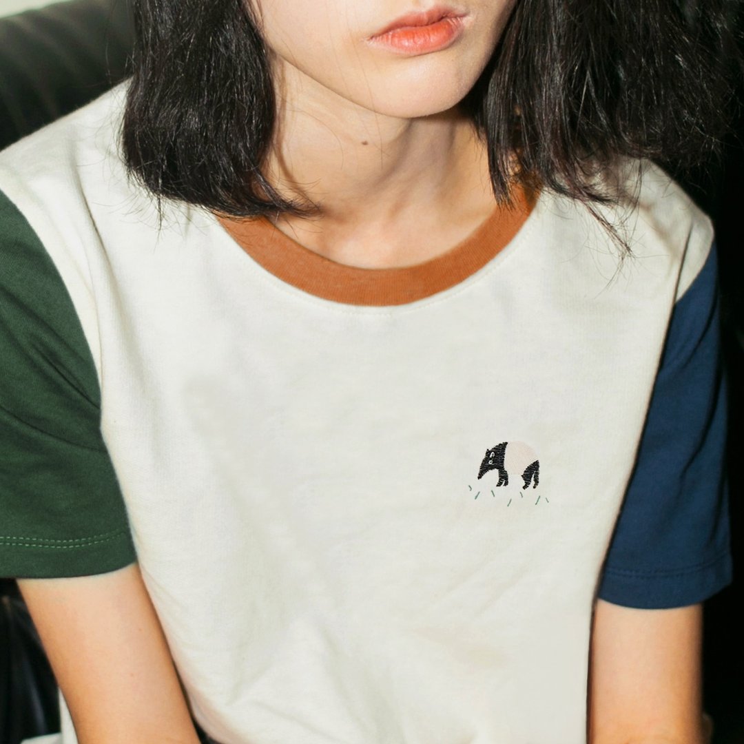 Tapir - Embroidery Top T-shirt - 女装 T 恤 - 棉 多色