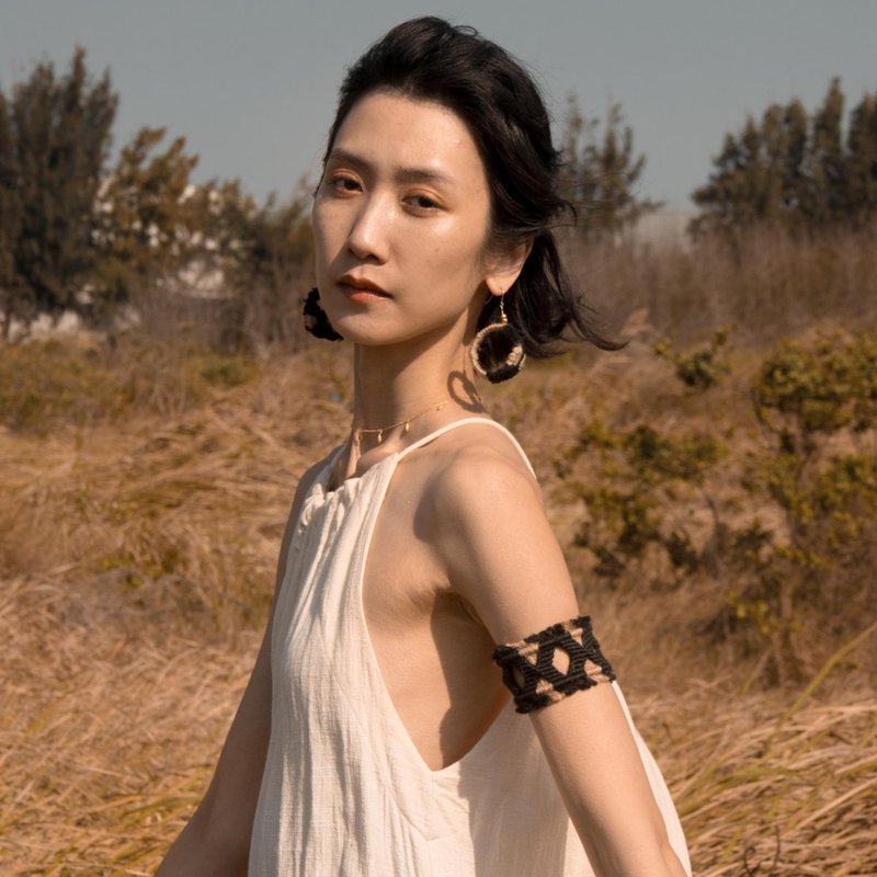 破土而生 图腾流苏手环 土壤黑 - 手链/手环 - 棉．麻 黑色