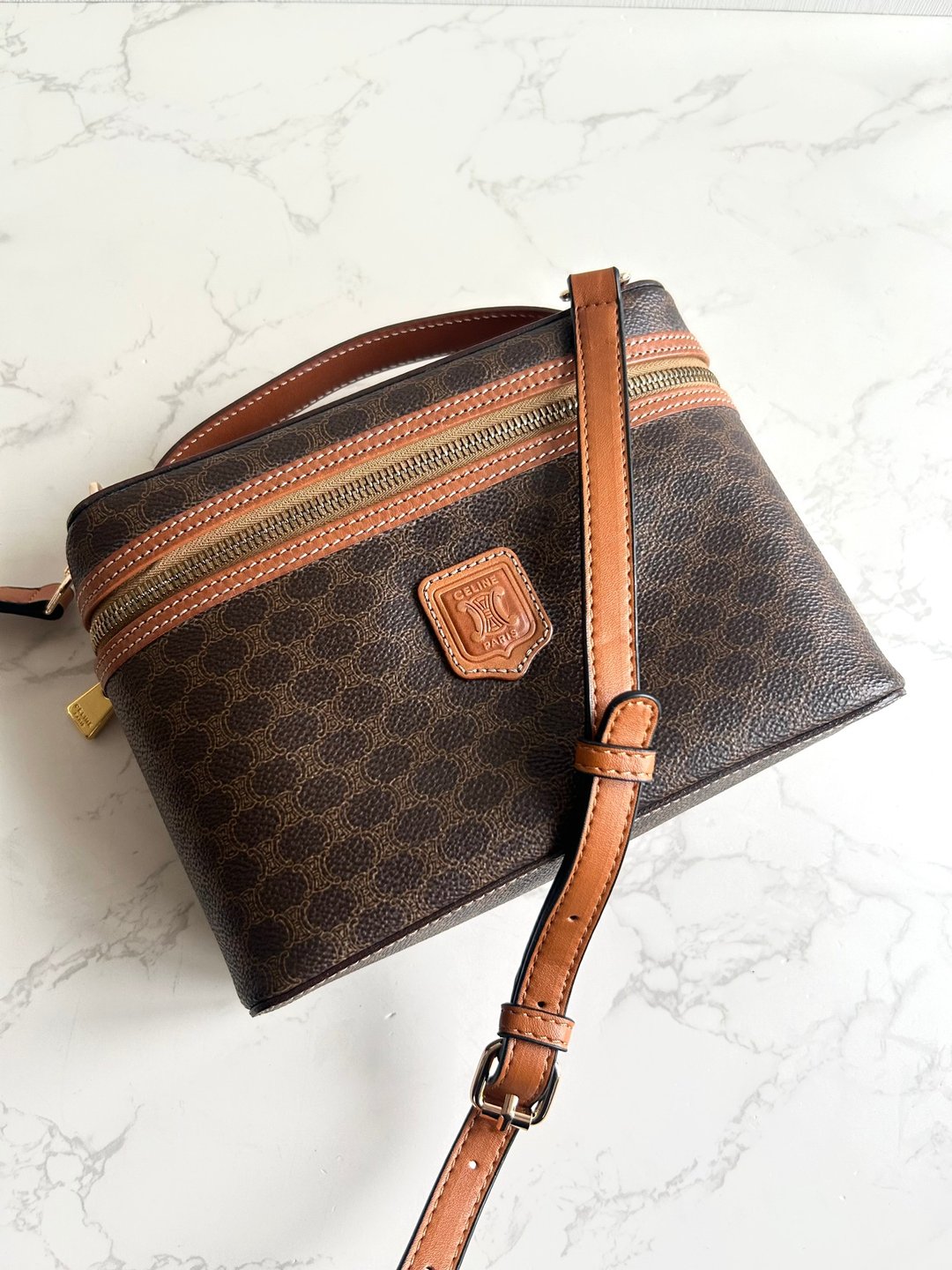 Celine 老花 Vanity 盒子包 中古包 斜背包 侧背包 单肩包 古董包 - 侧背包/斜挎包 - 人造皮革 咖啡色