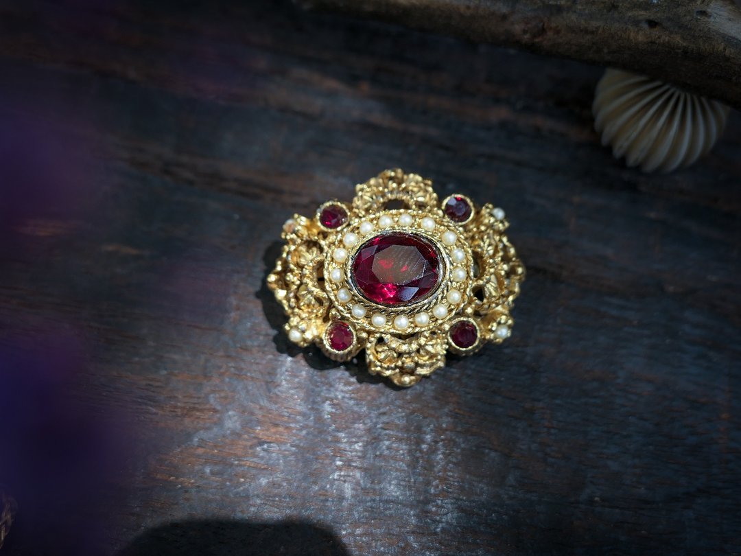 捷克红宝珍珠色系胸针—欧洲古董首饰 Vintage Jewelry - 胸针 - 其他金属 