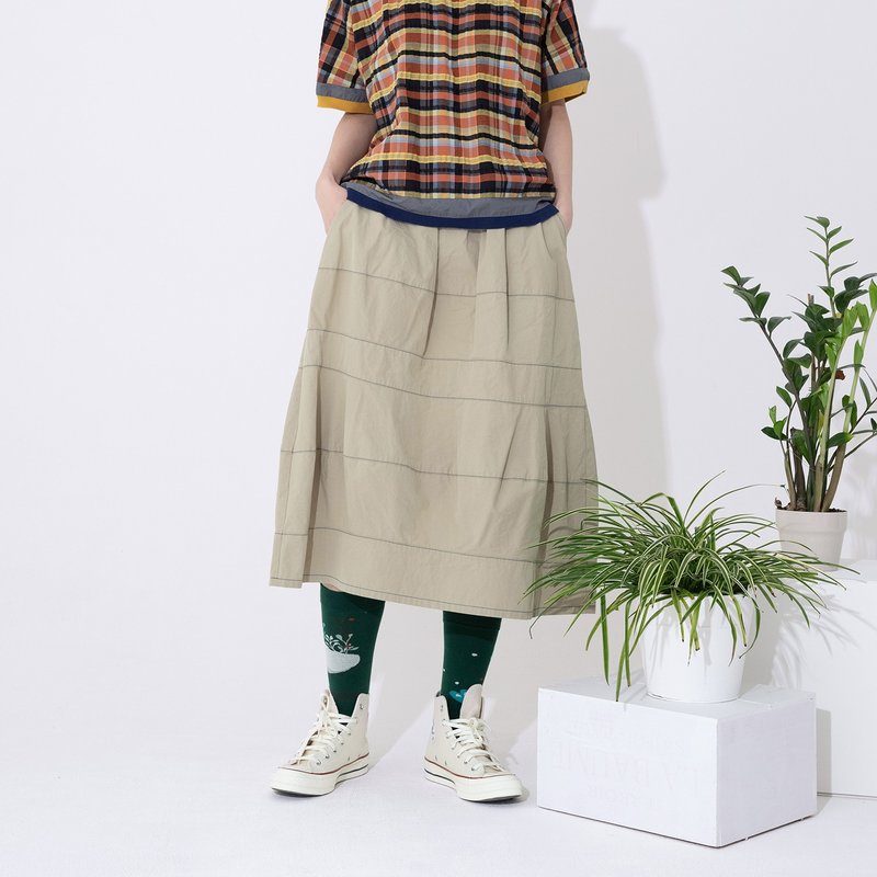 螺旋斜剪裁休闲七分裙 - 裙子 - 棉．麻 卡其色