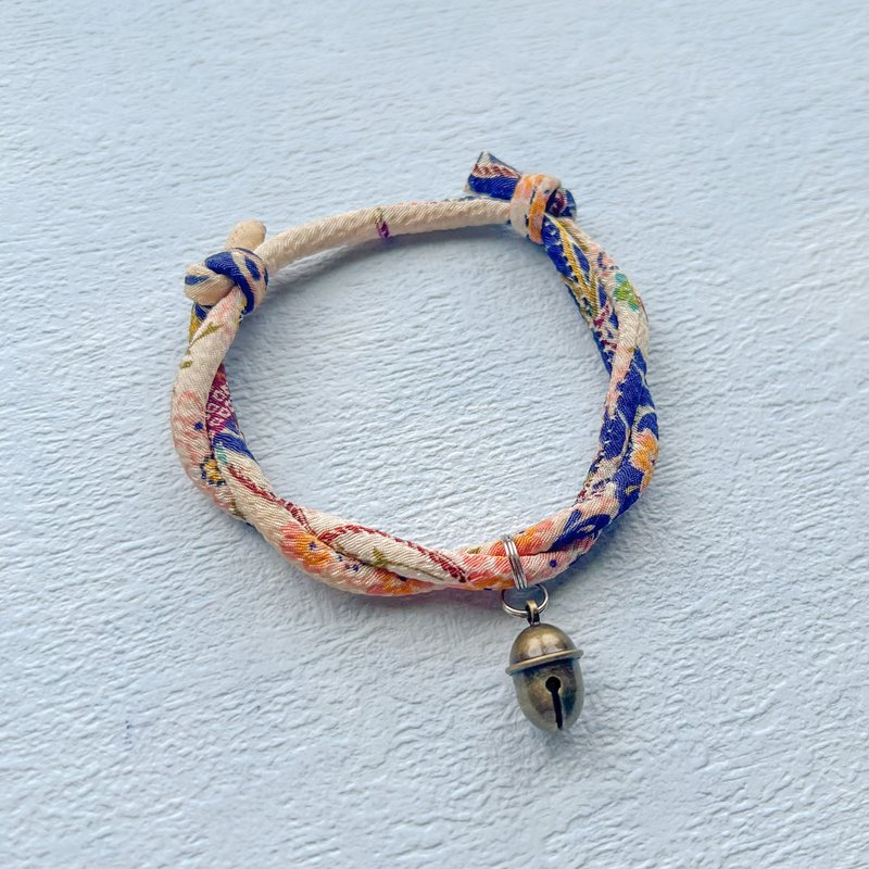 和服布宠物项圈 猫安全项圈(可调式)-浅橘蓝+黄铜橡树果铃 - 项圈/牵绳 - 丝．绢 橘色