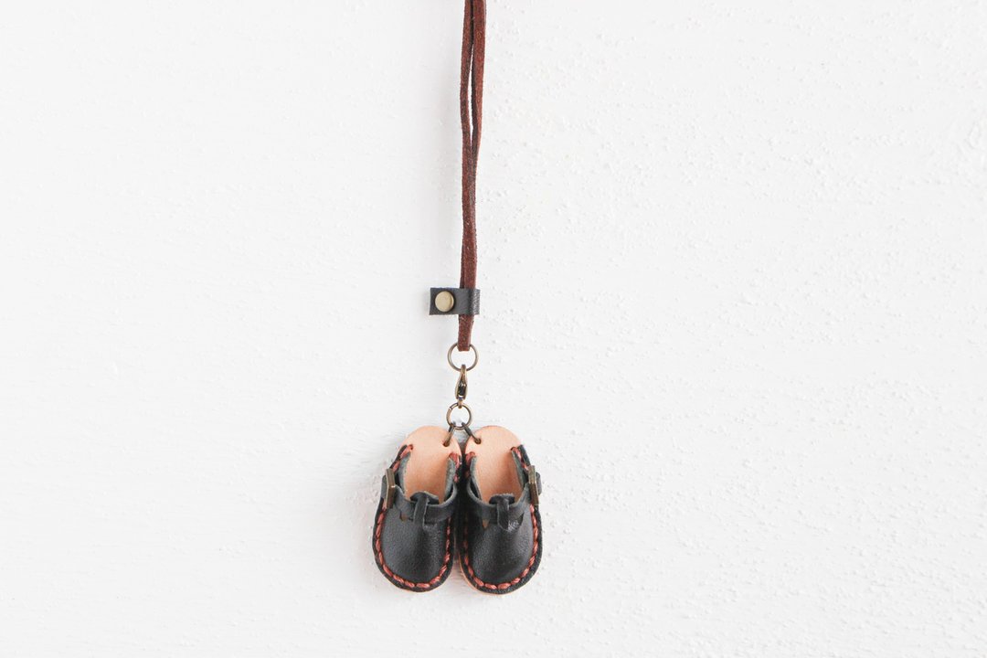 Genuine Leather Miniature Sabo Necklace and Charm Black - 吊饰 - 真皮 黑色