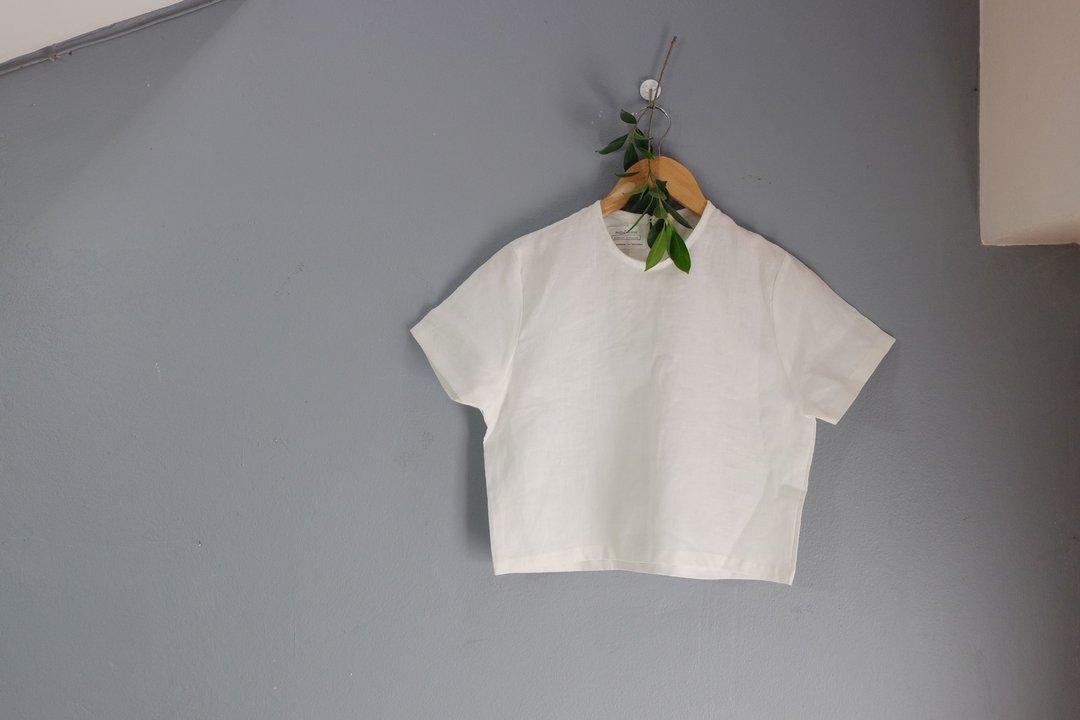 CROWN T-SHIRT LINEN COTTON CTp38 " - 女装上衣 - 棉 白色