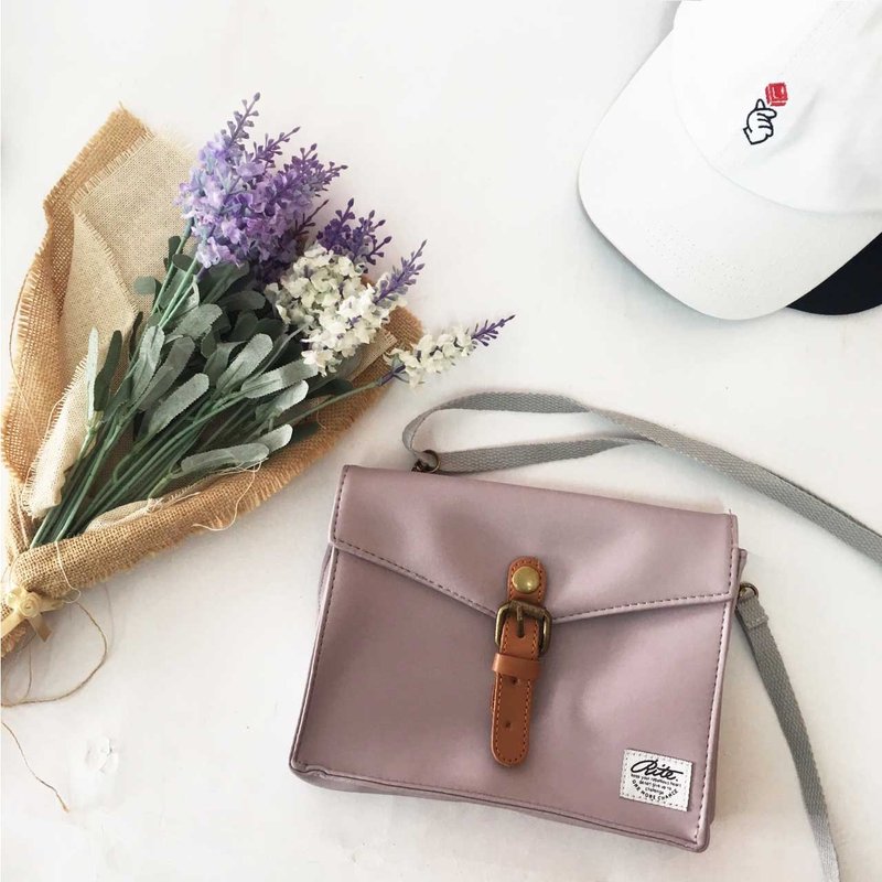 2017 乐游系列-漫步包(横款)- 皮革紫  - 侧背包/斜挎包 - 防水材质 紫色