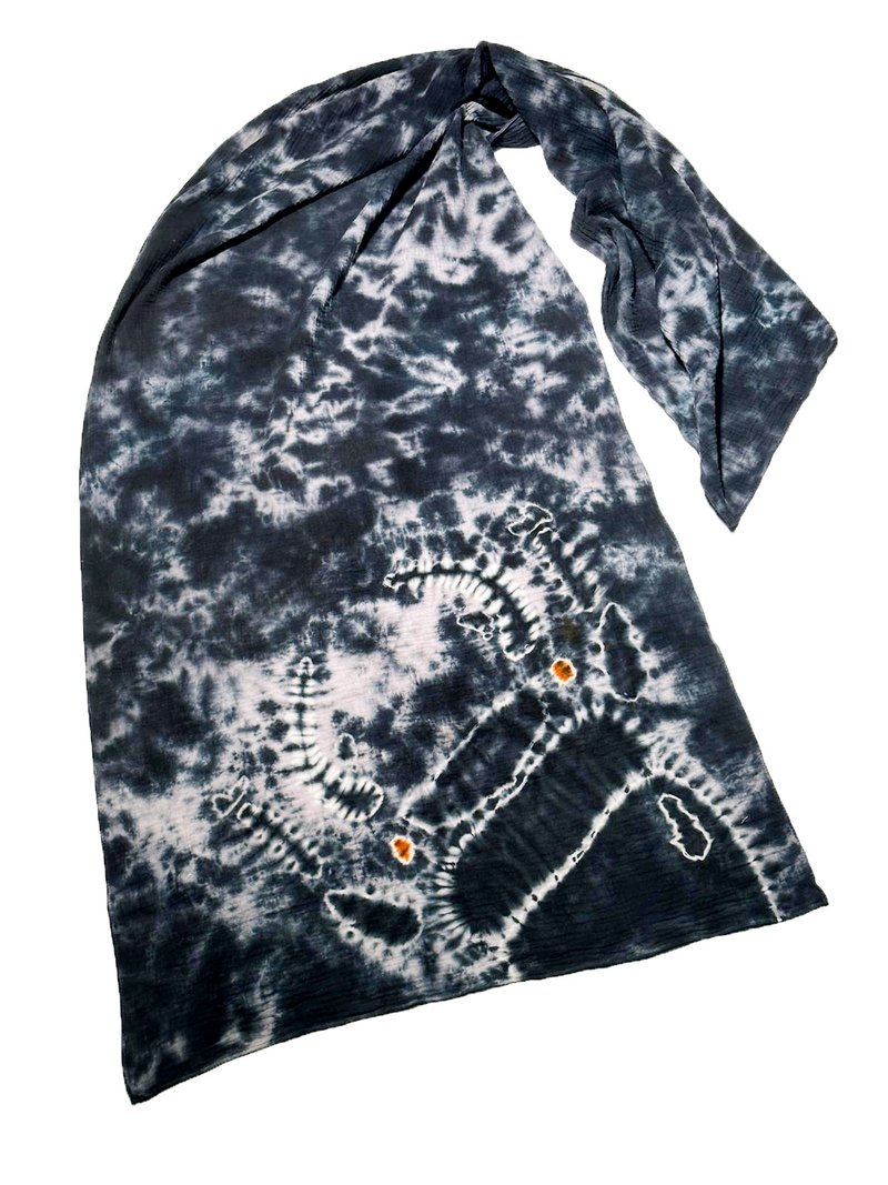 Come Black系列暗黑甲虫围巾 - 围巾/披肩 - 棉．麻 黑色