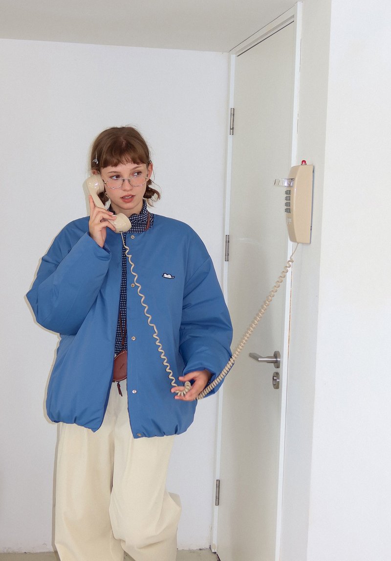 趴趴猫咪 两面可穿防风面包羽绒服 - 女装上衣 - 其他材质 蓝色