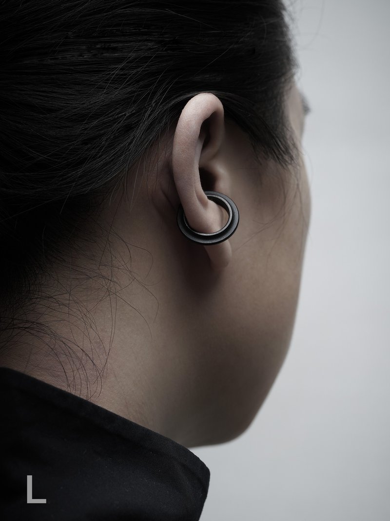Framework Ear Cuff  钢制耳扣_黑色 - 耳环/耳夹 - 不锈钢 黑色