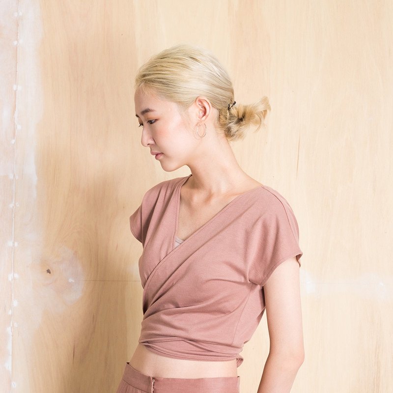 弹性绑带上衣 - 女装上衣 - 棉．麻 