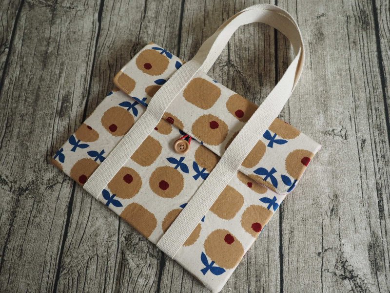 英国制作 杏色可爱圆球花 手挽保护套 switch ipad 平板电脑袋 - 电脑包 - 棉．麻 多色