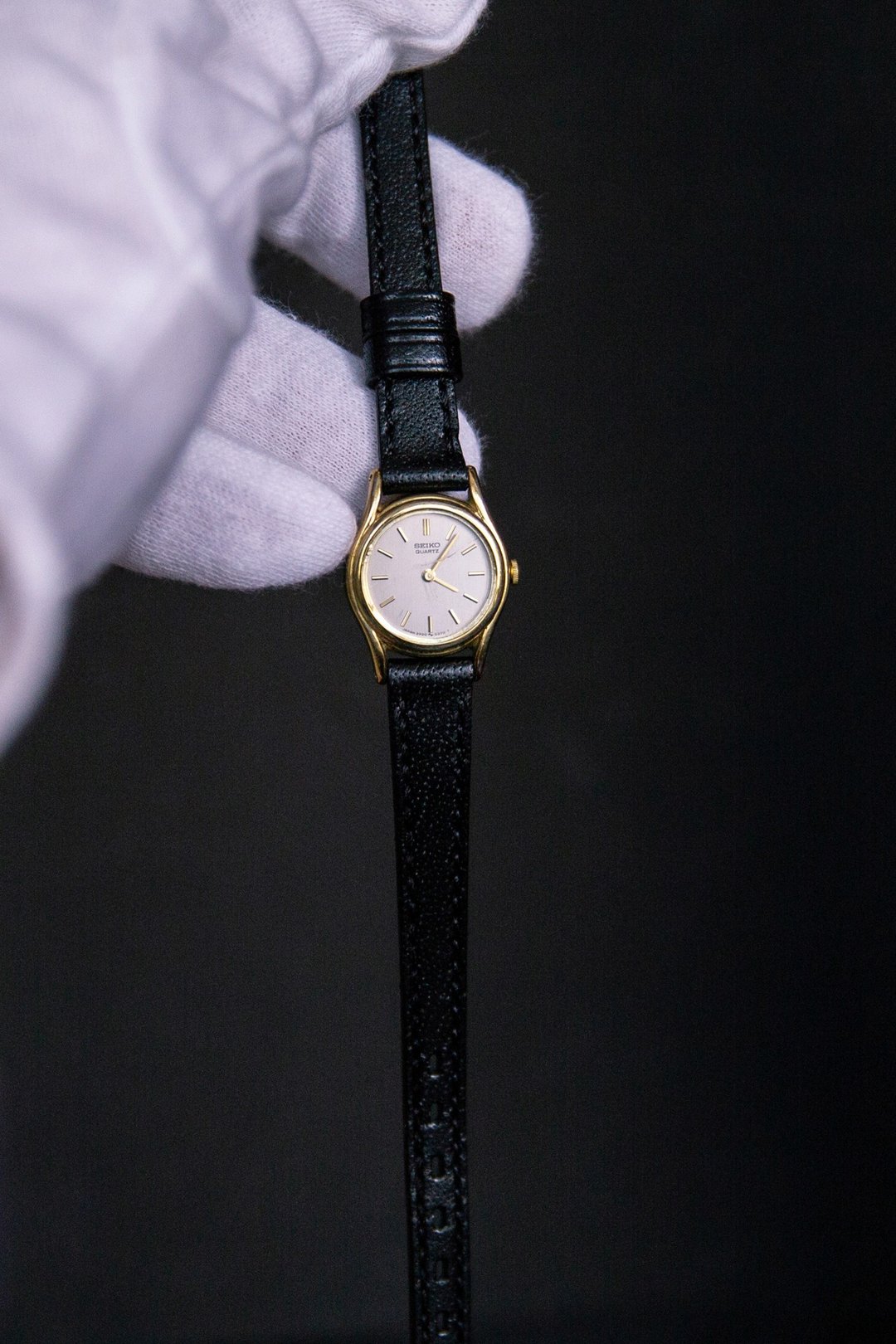 (售完) SEIKO 银面盘 圆表 金壳 日本机芯 古董表 Vintage - 女表 - 其他材质 银色