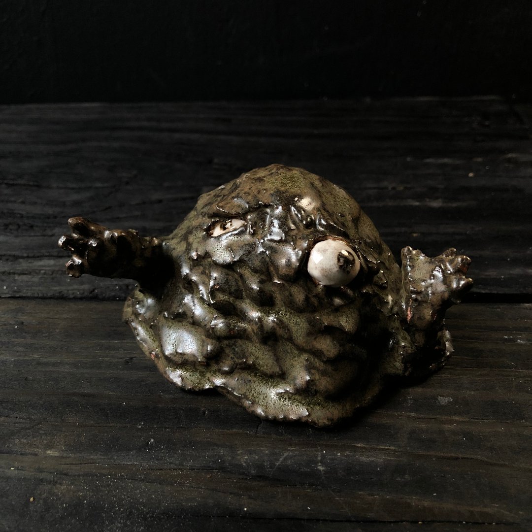 有眼睛的泥巴怪 (手工 陶瓷 公仔 高4.9cm) - 玩偶/公仔 - 陶 