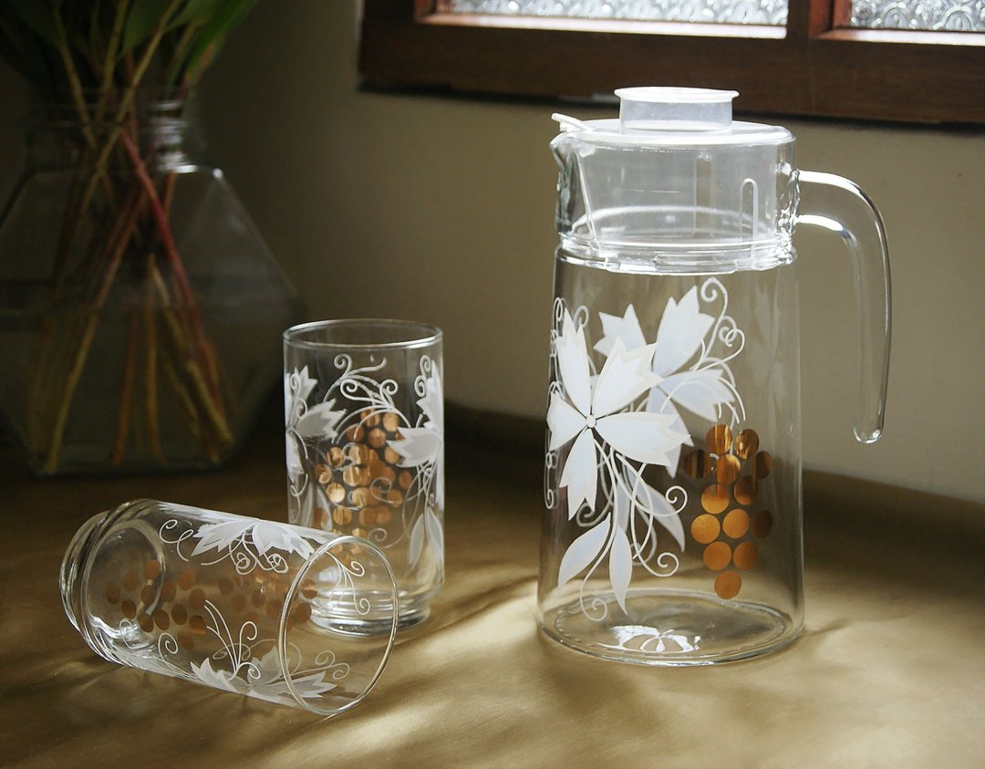 早期冷水杯壶套组－金色葡萄 一壶五杯 (餐具/老物/旧物/玻璃) - 茶具/茶杯 - 玻璃 金色
