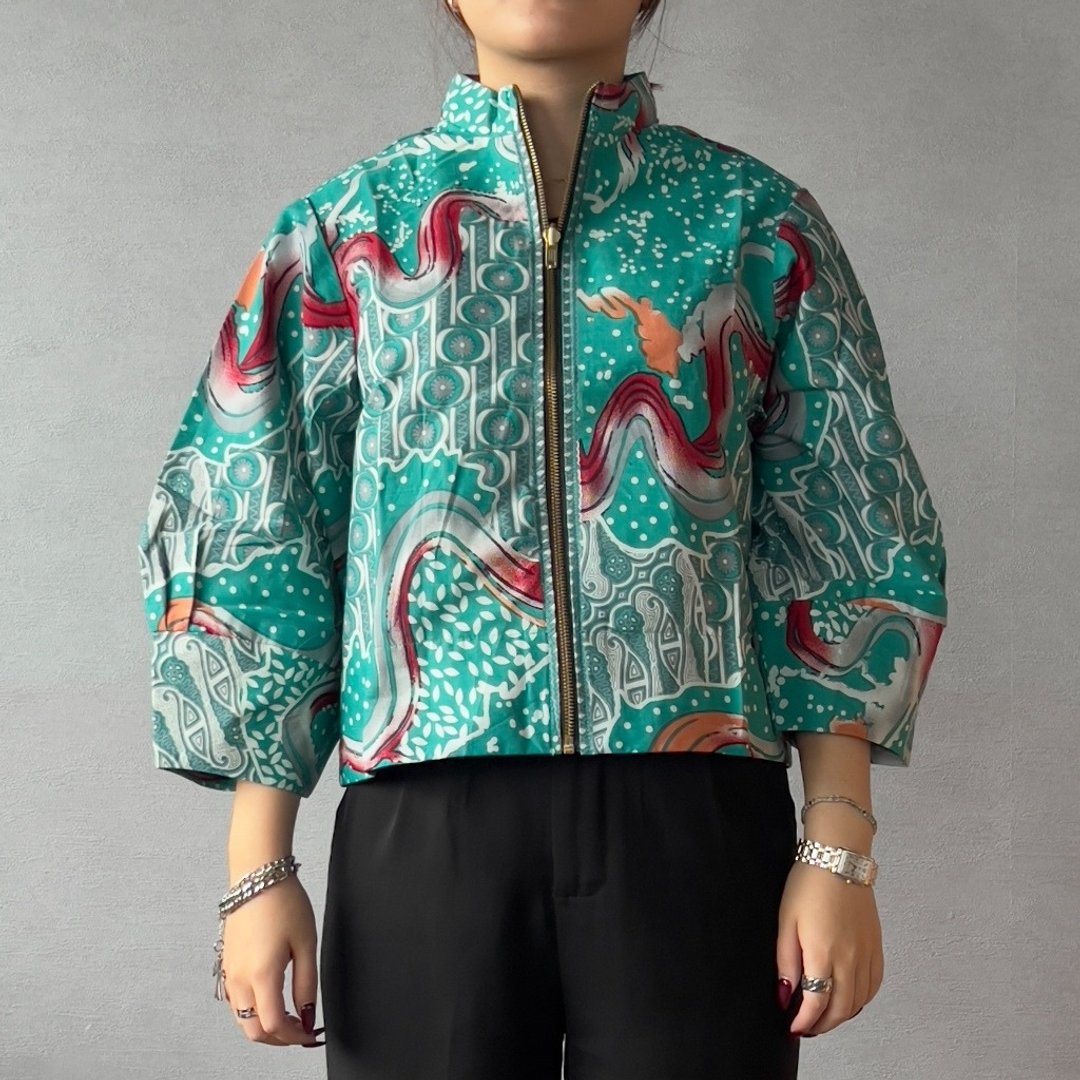 【INBATIC】YURA - BATIK OUTER 知性泡泡袖短外套 - Teal Dragon - 女装衬衫 - 棉 多色