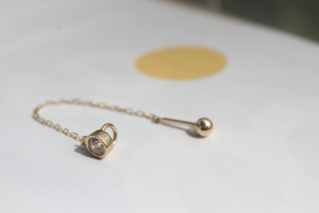 14K 长链吊坠锁珠耳环(单个)耳骨 耳窝 不退色 - 耳环/耳夹 - 贵金属 金色