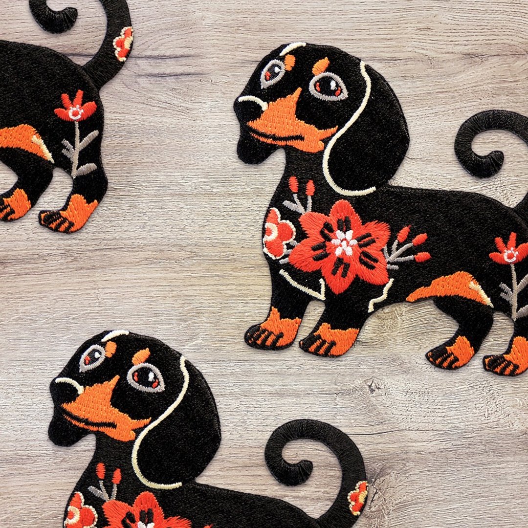 【刺绣布贴】黑色短毛腊肠犬  Black Short-Haired Dachshund - 其他 - 绣线 