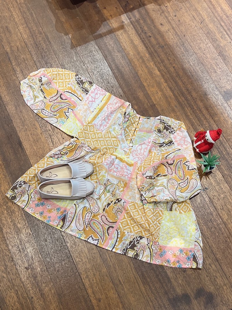 【一套穿搭】限时福袋商品 衣鞋一次购足 真皮豆豆鞋 JOY V领上衣 - 女装上衣 - 其他材质 