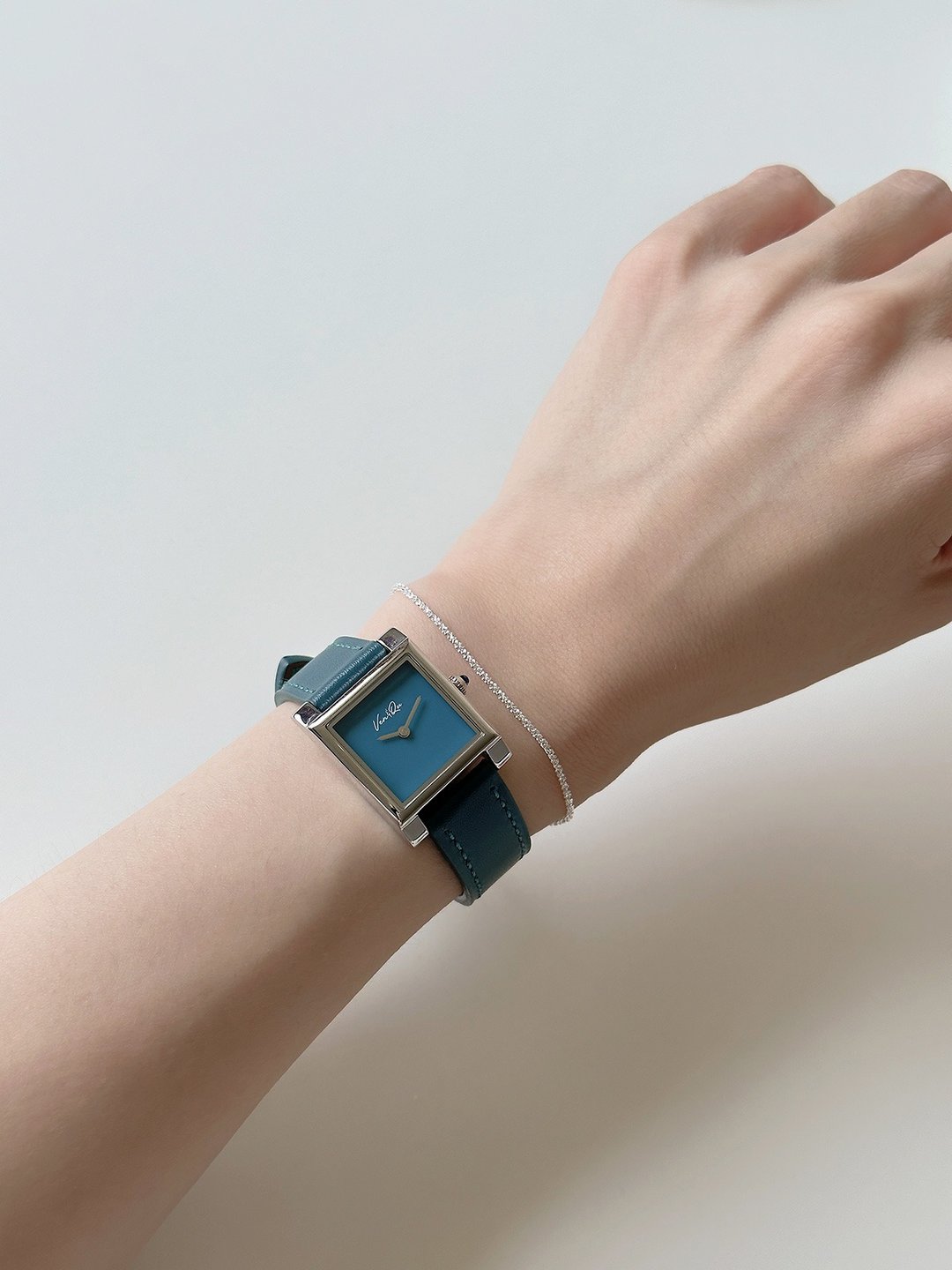 【Ven & Qu】Doris 银色青绿色手表 – 22×29 mm 不锈钢表壳 - 女表 - 不锈钢 蓝色