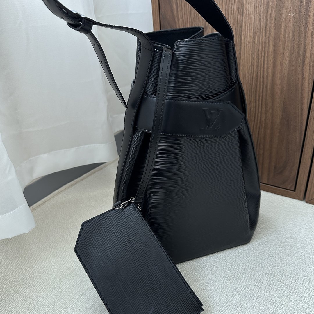 LOUIS VUITTON 路易威登 Epi Sac de Peau 肩背包 - 后背包/双肩包 - 真皮 黑色