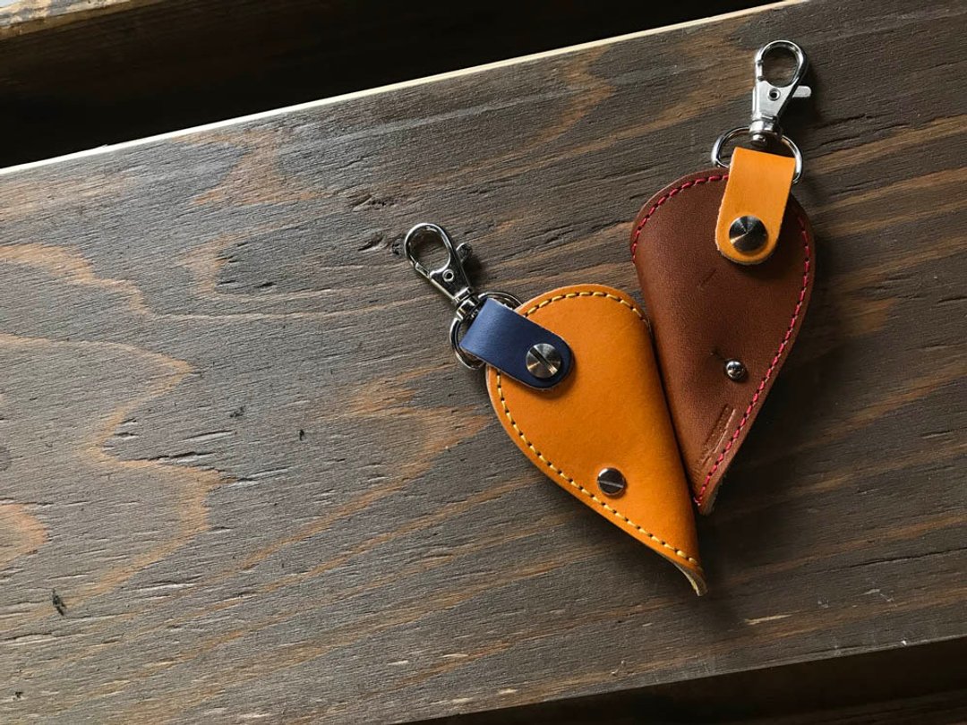 INITY Two Adult Retro Pop Ainity Hearts Pair Key Case INK-PAIR6 - 钥匙链/钥匙包 - 真皮 咖啡色