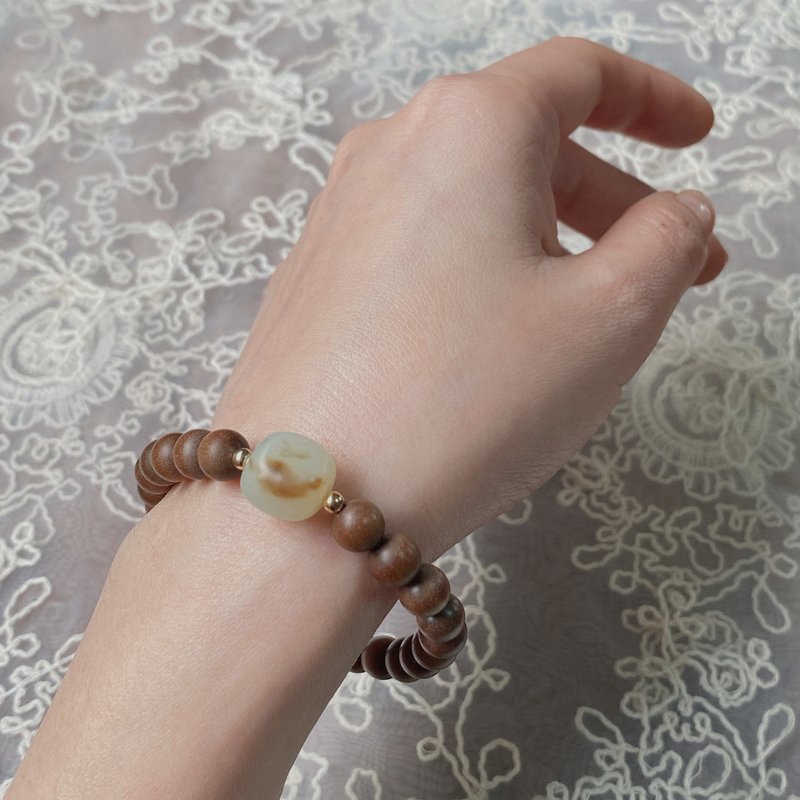 拈翠-正印度老山极黑肉檀香+和田玉设计手串 - 手链/手环 - 木头 咖啡色