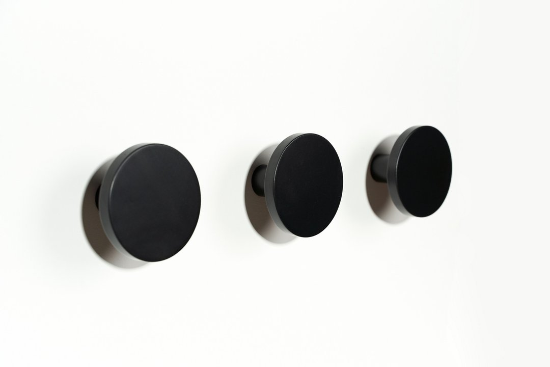 Black wall hooks 80mm - 衣架/挂勾 - 木头 黑色
