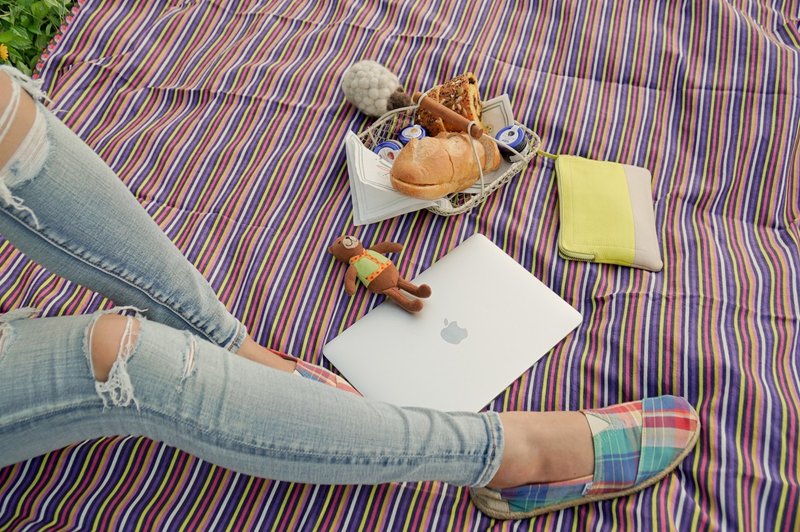 DAWN' 加大尺寸4-6人 莓柚莱姆防泼水露营野餐垫 桌垫 附收纳袋 - 野餐垫 - 防水材质 多色