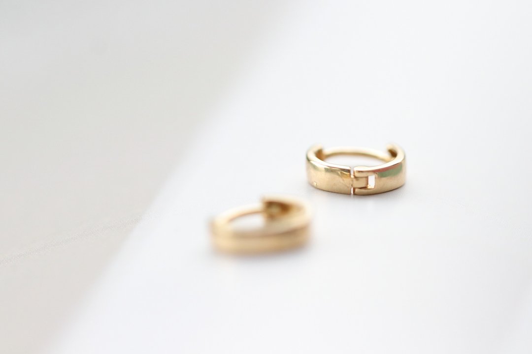 14K Wide Cycle Lock Earring 宽圆耳扣耳环 (内径6mm) (单个) - 耳环/耳夹 - 贵金属 金色