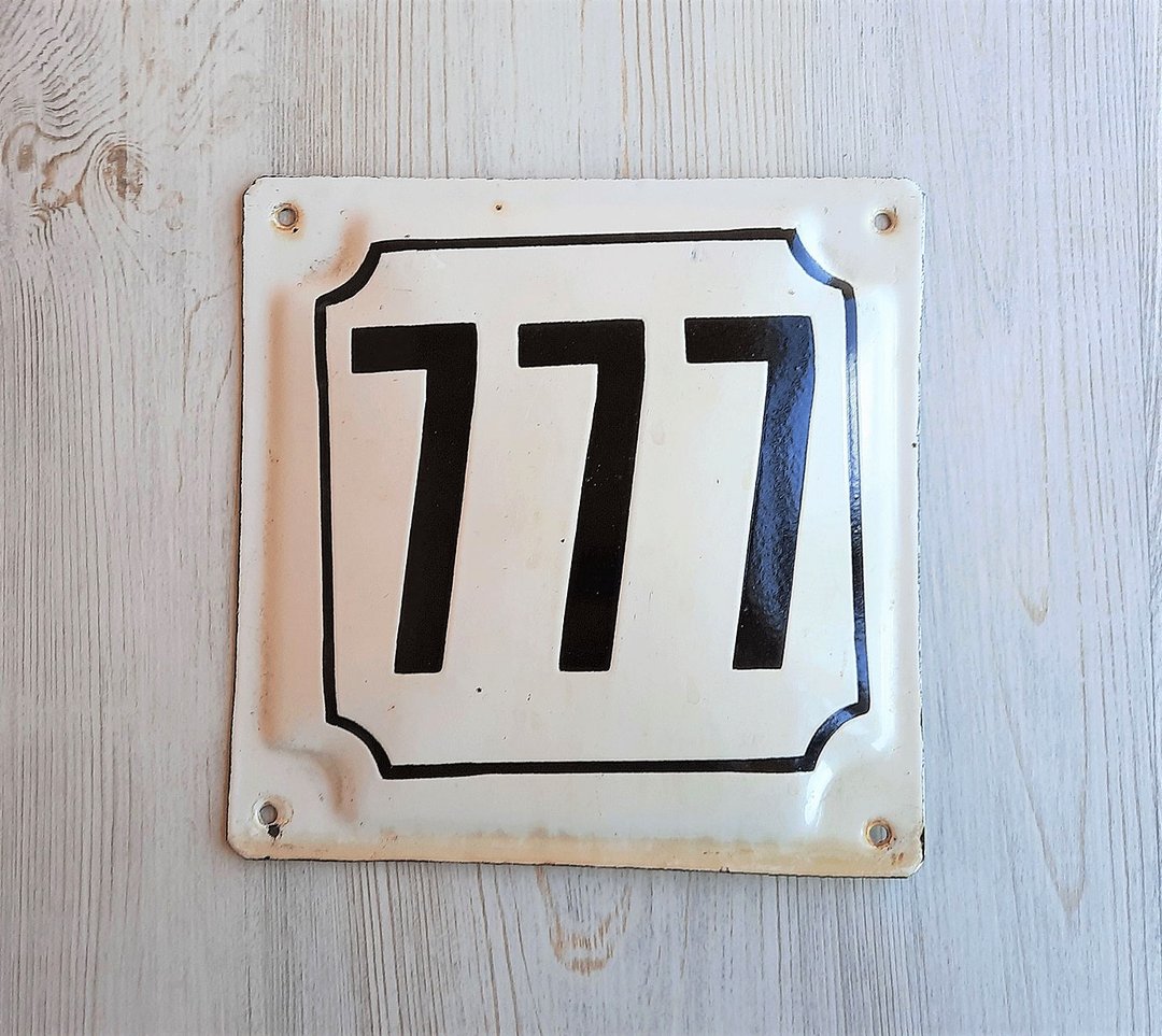 Enamel metal street address number plaque 777 house wall number sign white black - 墙贴/壁贴 - 其他金属 白色