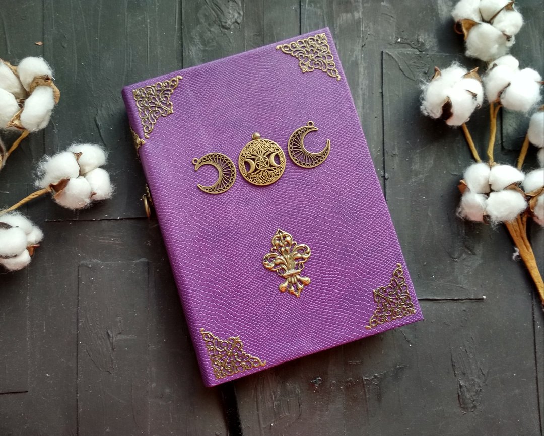 魔法书 空白 阴影 女巫 魔法书 手工制作 贩售 月亮 - 笔记本/手帐 - 纸 紫色
