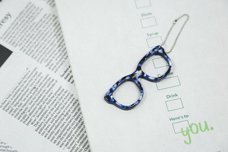 【Naughty Sunday】SPADE 小眼镜吊饰 - 贝壳蓝 吊饰 钥匙圈 眼镜 太阳眼镜 墨镜 - 钥匙链/钥匙包 - 其他材质 蓝色