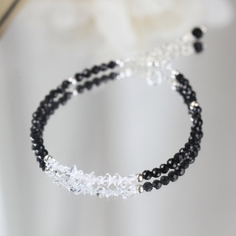 赫基蒙闪灵钻  黑尖晶小颗水晶纯银手链 避邪防小人平安 诞生石 - 手链/手环 - 水晶 黑色