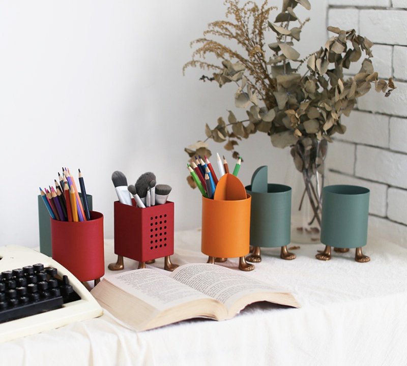 可愛貓腳 简约风格笔筒 辦公室桌面收纳盒 - 笔筒/笔座 - 其他金属 多色