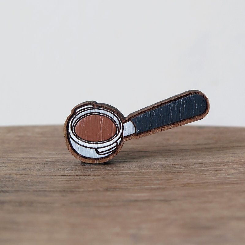 Wooden brooch espresso portafilter - 胸针 - 木头 咖啡色