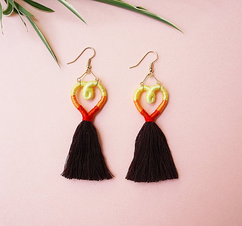 倾听你的心-波希米亚风 流苏渐层耳环 橘红色 - 耳环/耳夹 - 绣线 橘色