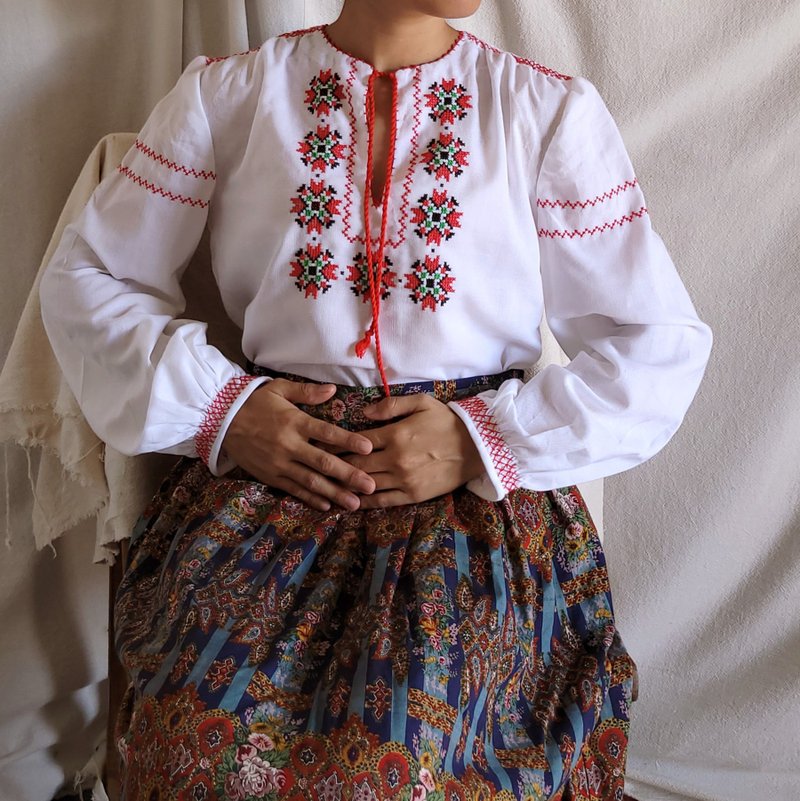 BajuTua /古着/ 60's 匈牙利几何十字绣上衣 - 女装上衣 - 棉．麻 白色