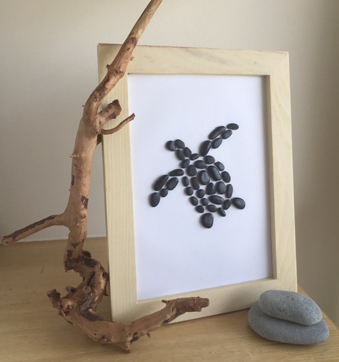 ［纯自然］海龟 石画 画框 画架 漂流木 送礼 艺品 stone sea turtle picture frame - 海报/装饰画/版画 - 其他材质 橘色