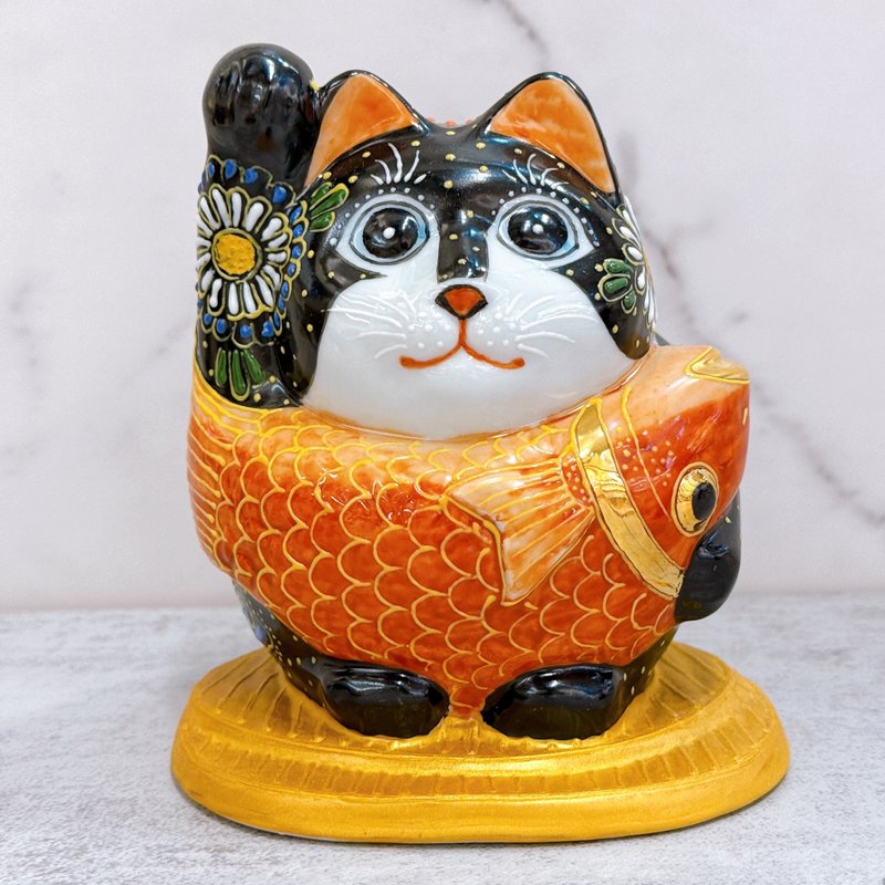 【黑鲷聚福】日本九谷烧招财猫 | 小判鲷持 - 黑盛 - 摆饰 - 瓷 黑色