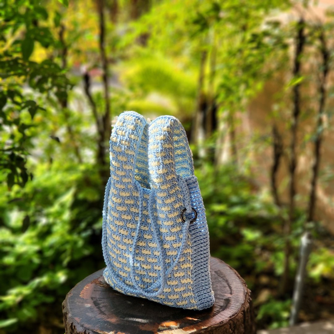 Dual two tone bunny bag 双面双色兔子包/手工钩针编织包 - 手提包/手提袋 - 棉．麻 