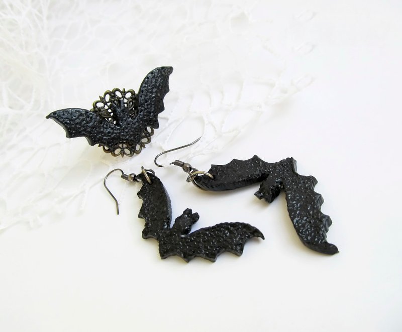 Black bat earrings Bat ring Vampire Gothic jewelry set Creepy Halloween jewelry - 对戒 - 粘土 黑色