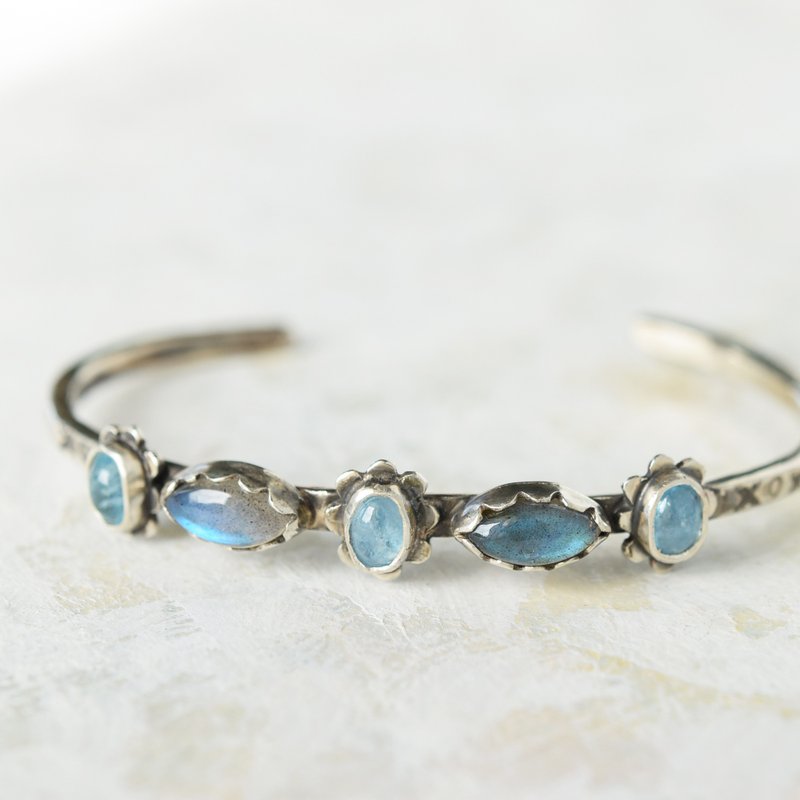 Aquamarine and Labradorite Silver 925 Bangle - 手链/手环 - 宝石 蓝色