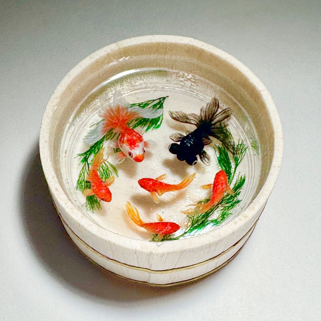 接单制作　金鱼在木桶里游泳　微型　摆设 - 摆饰 - 树脂 