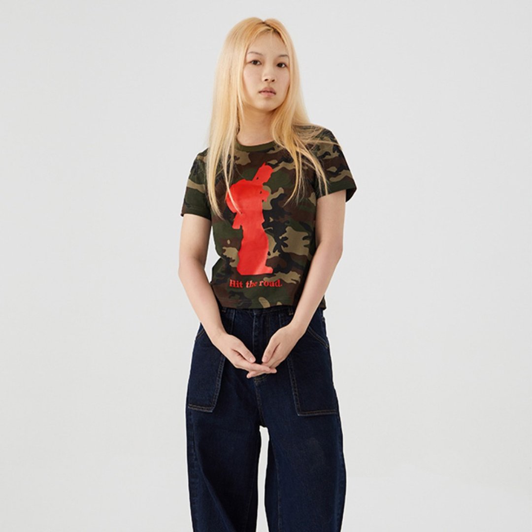 Hit the road T-shirt 立刻上路 小兵迷彩 短款T恤 無性別穿搭 - 中性连帽卫衣/T 恤 - 棉 绿色