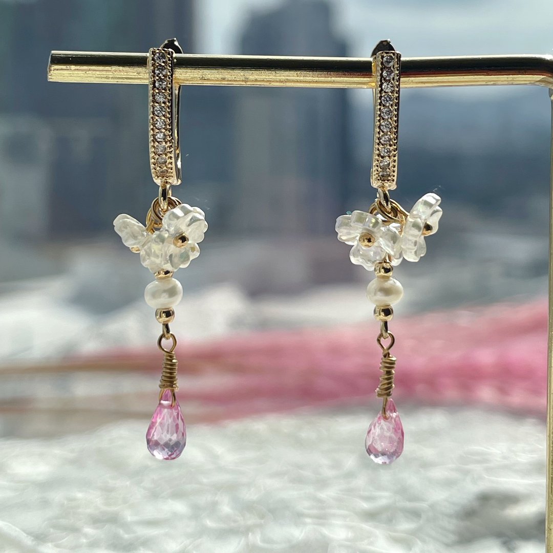 【心轮疗愈】14K 包金树脂胶花淡水珍珠天然粉托帕石水滴耳环 - 耳环/耳夹 - 半宝石 粉红色
