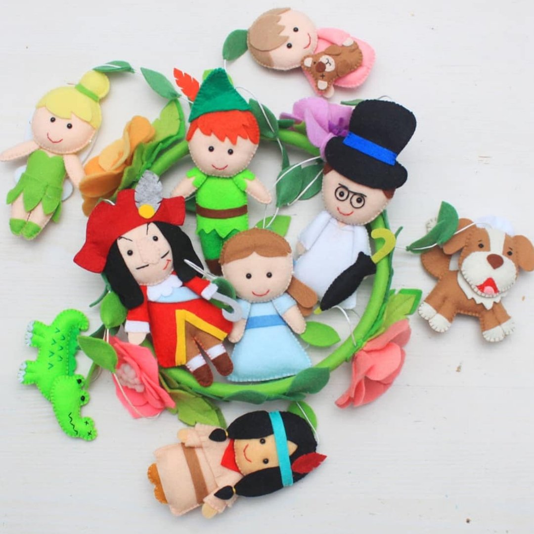 Fairy tale characters crib mobile for nursery decoration - 玩具/玩偶 - 聚酯纤维 多色