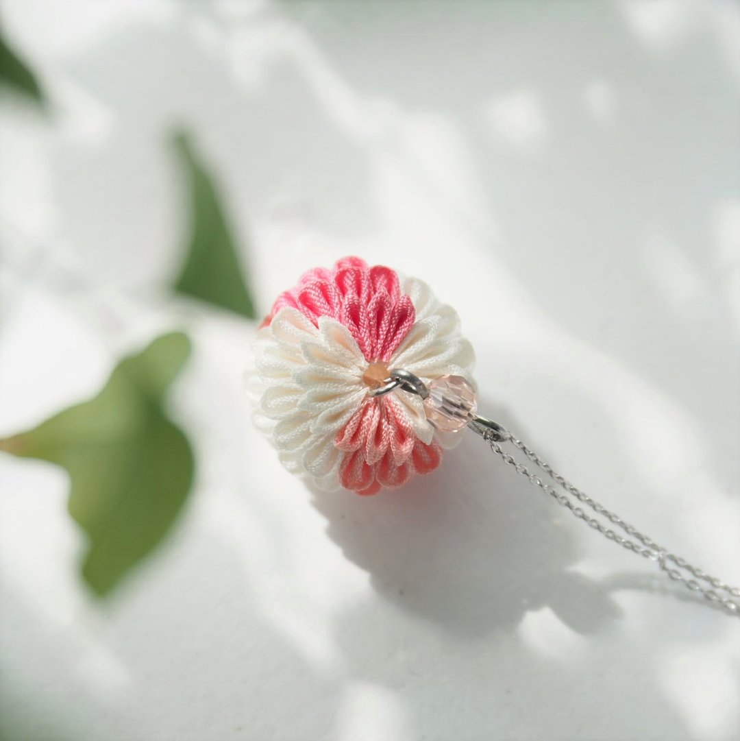 粉红桃红白色真丝水晶楠玉定制颈链 つまみ细工 - 项链 - 丝．绢 粉红色